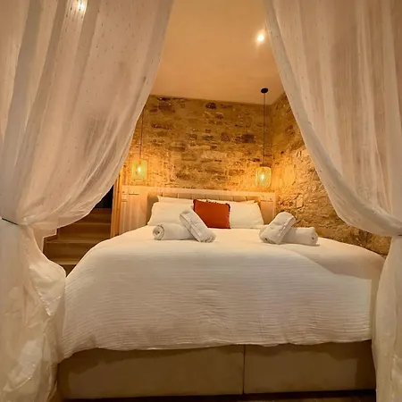 Archontessa - Historic Boutique Apartament