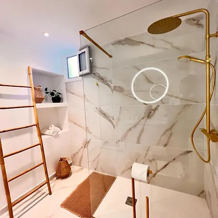 Archontessa - Historic Boutique Apartament *