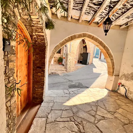 Archontessa - Historic Boutique